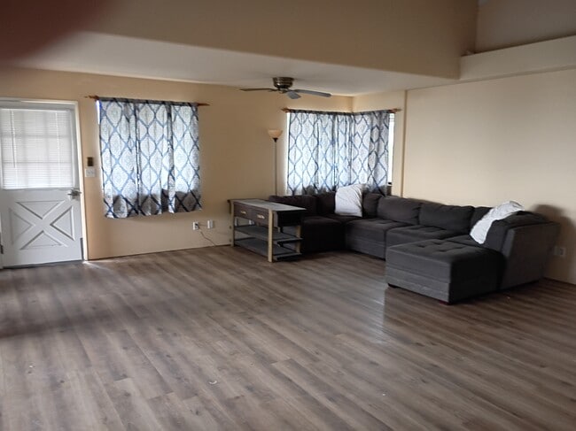 Building Photo - 77-6474-6474 Kilohana St