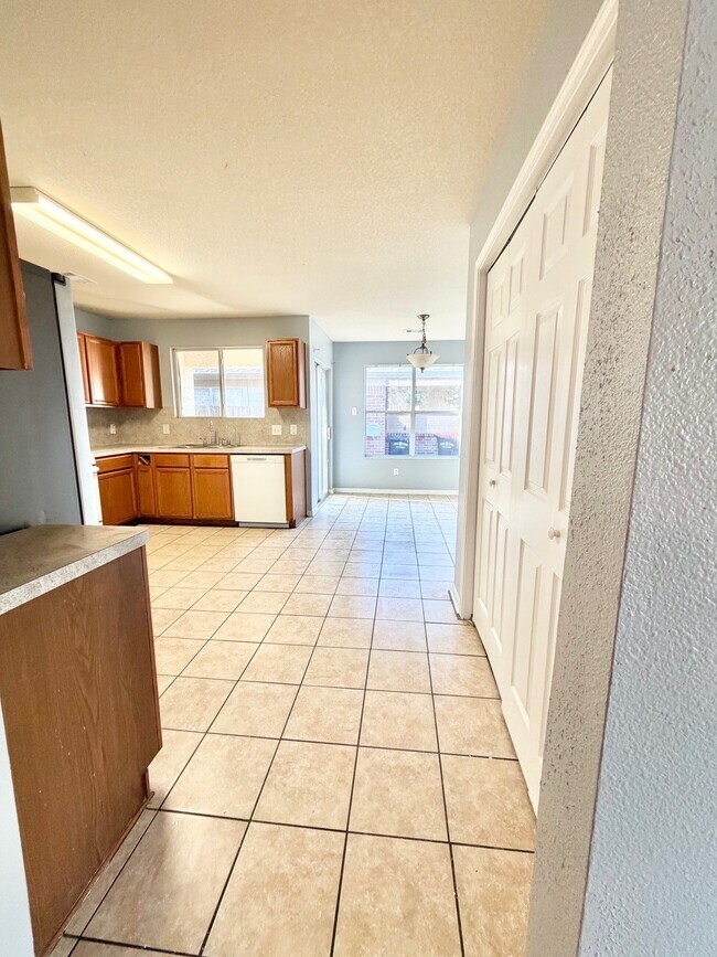 Foto del edificio - 3203 Barkers Crossing Ave