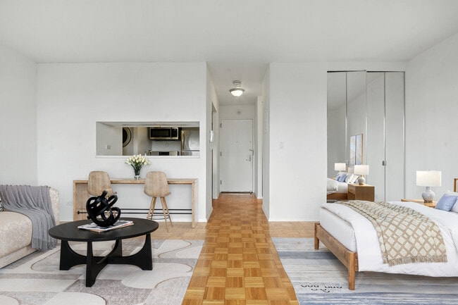Foto del edificio - 161 W 61st St