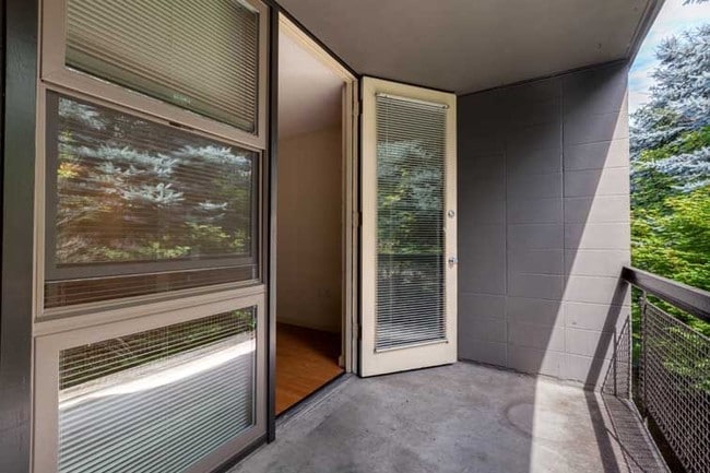 Building Photo - The Macleay