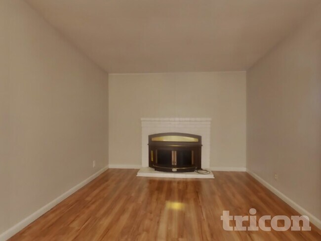 Foto del edificio - 402 E Pacific Ave