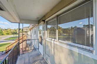 Building Photo - 2729 Main St