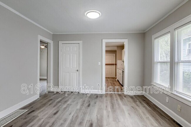 Building Photo - 3541 Mersington Ave