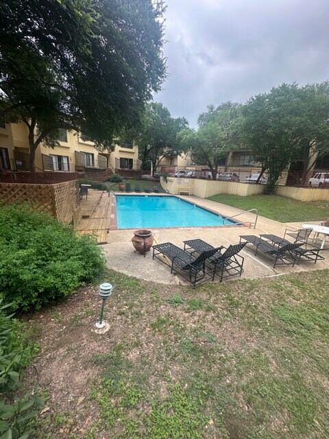 Foto del edificio - 8642 Fredericksburg Rd