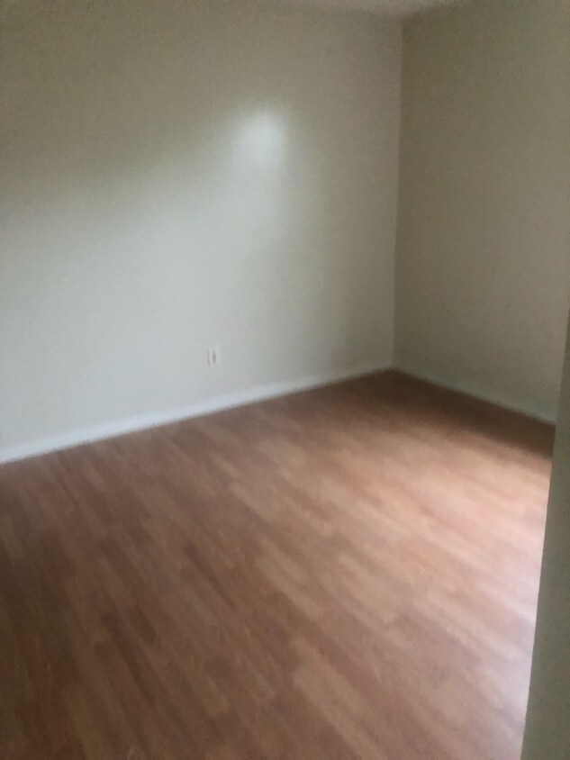 Building Photo - 1219 Southwood Dr