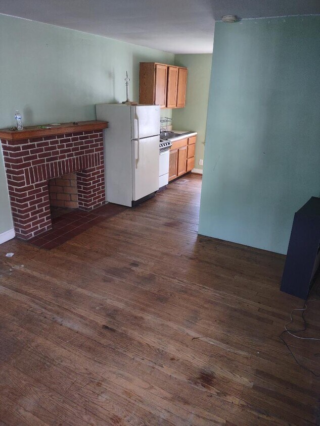 Primary Photo - 718 Willey St