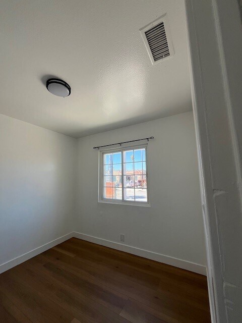 Building Photo - 1246 W 96th St