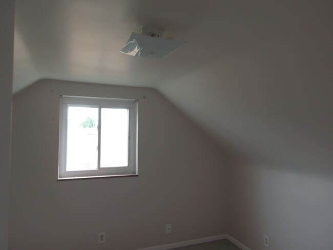 Building Photo - 3492 Moonridge Dr