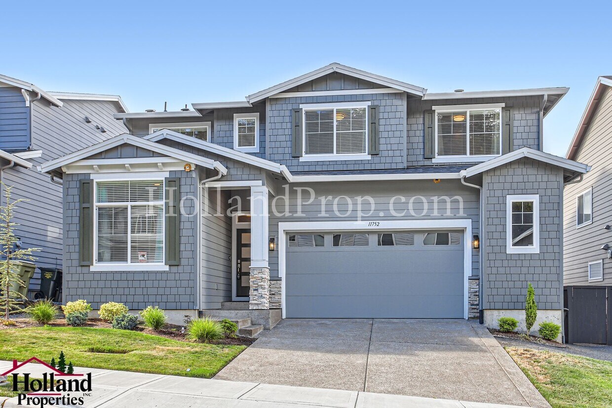 Primary Photo - $400 off rent special on a gorgeous and sp...