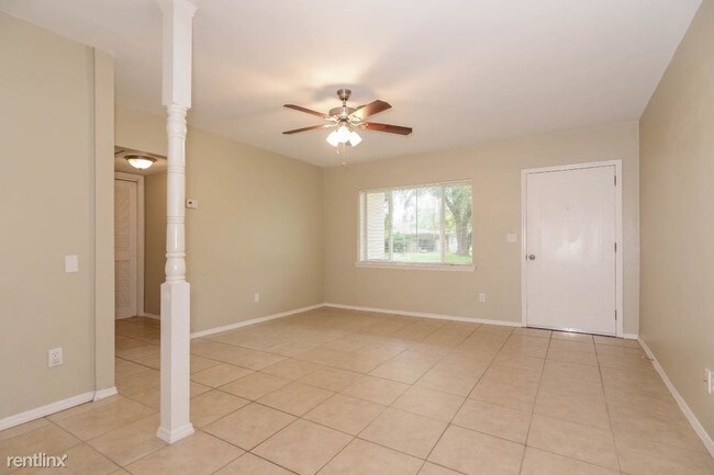 Building Photo - 2013 Lake Citrus Dr