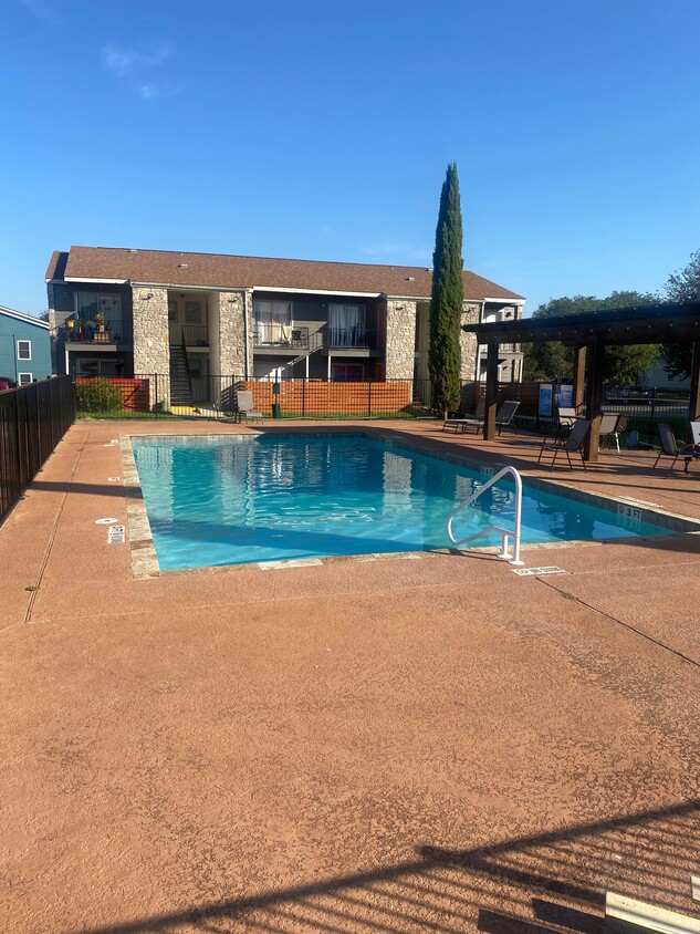 Piscina y gazebo - The 10Forty8 Modern Living