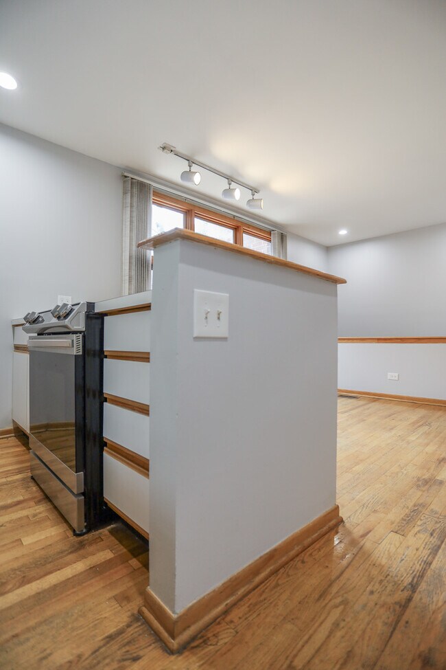 Foto del edificio - 1918 N Halsted St