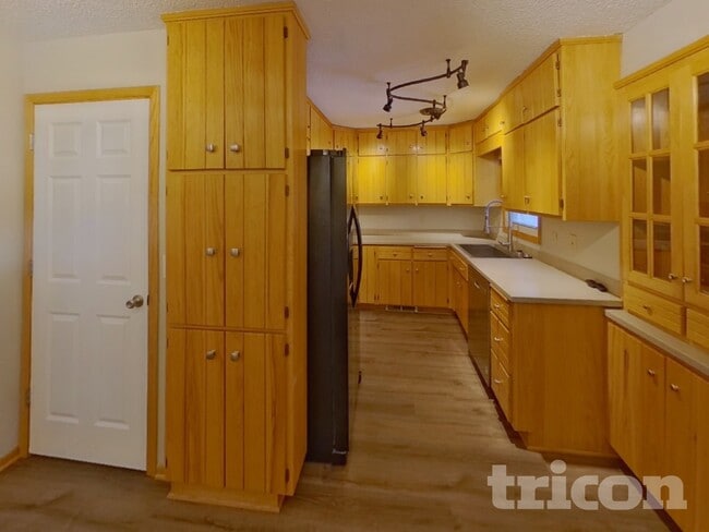 Building Photo - 6680 168th St W