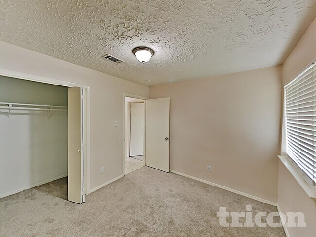 Building Photo - 8510 Sorrel Dr