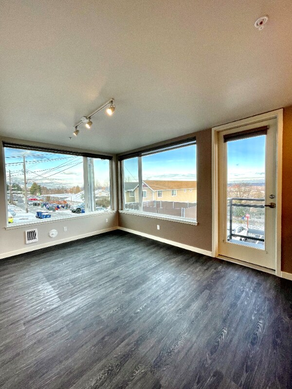 Foto del edificio - 1925 S I St