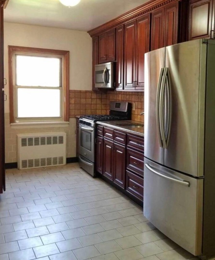 Building Photo - 171-64 46th Ave