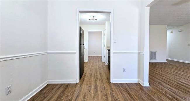 Building Photo - 1404 Steam Engine Way NE