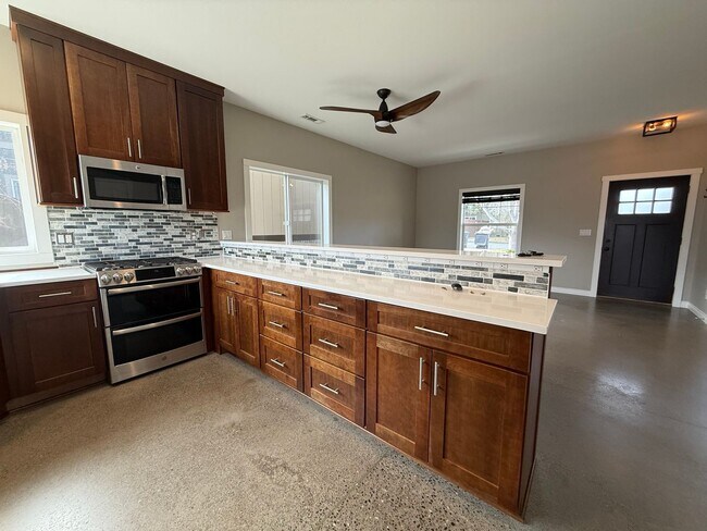 Foto del edificio - Fantastic 3 Bed/2 Bath Single Family Home in SE Bend