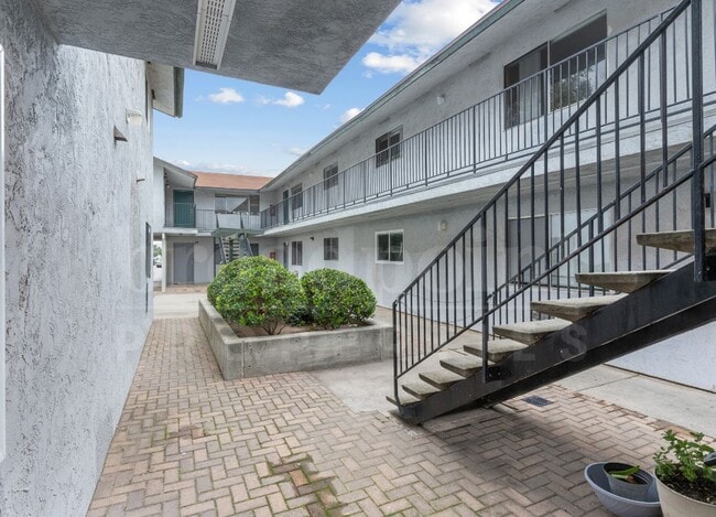 Foto del edificio - 339 W 15th Ave Apts