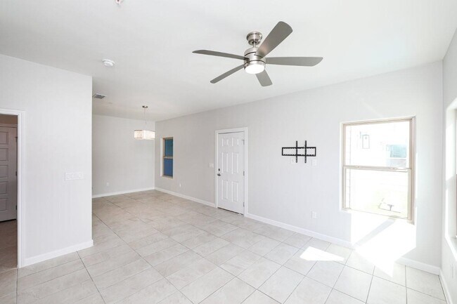 Foto del edificio - 7126 Rosson Rd