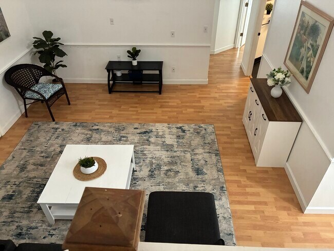 Foto del edificio - 7447 Hawkins Rd