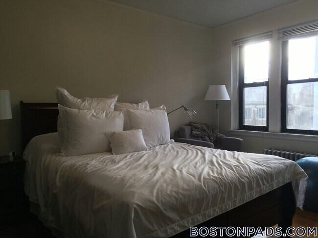 Foto del edificio - 349 Pleasant St