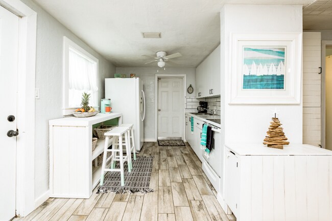 Building Photo - 20 Carol Rd