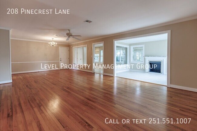 Foto del edificio - 208 Pinecrest Ln