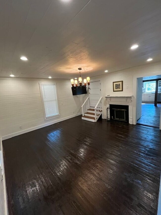 Foto del edificio - 3639 White Sulphur Rd
