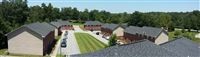 Spacious town square - Jamestown Court
