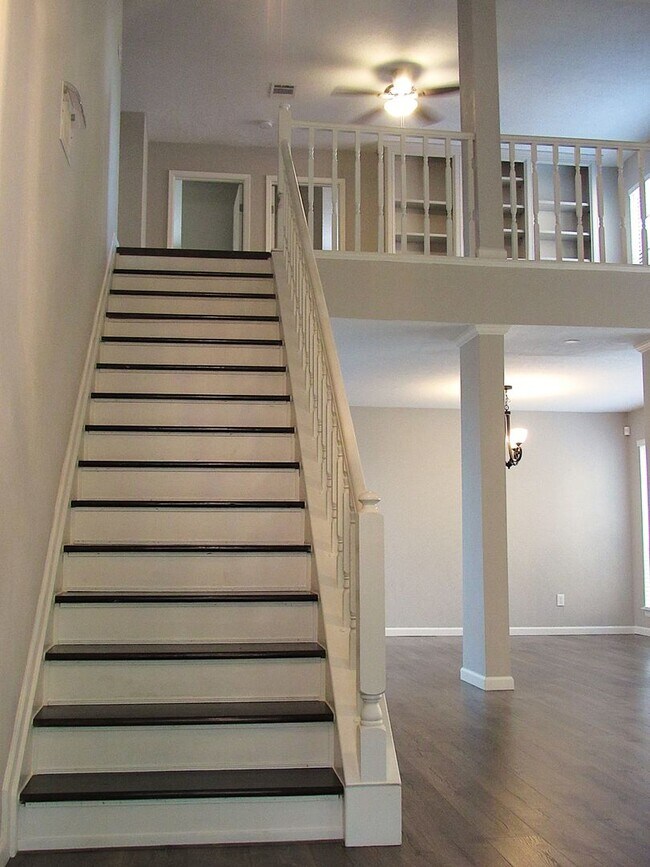 Foto del edificio - 3311 Golden Willow Dr