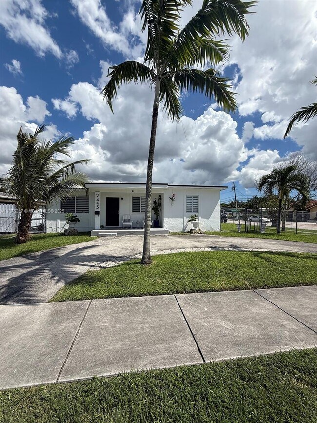 Foto del edificio - 2445 SW 90th Ave