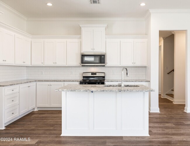 Building Photo - 108 Easy Rock Landing Drive