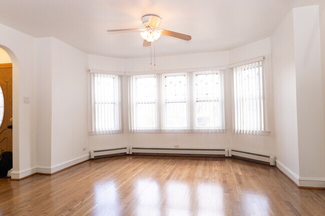 Foto del edificio - 2936 N Neenah Ave