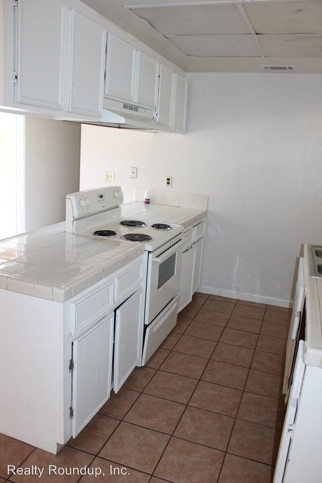 Building Photo - 3425 Charleston Ct