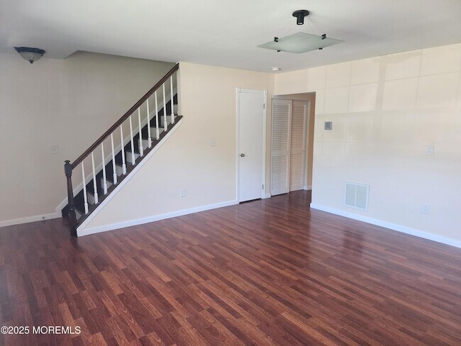 Foto del edificio - 1134 Sawmill Rd