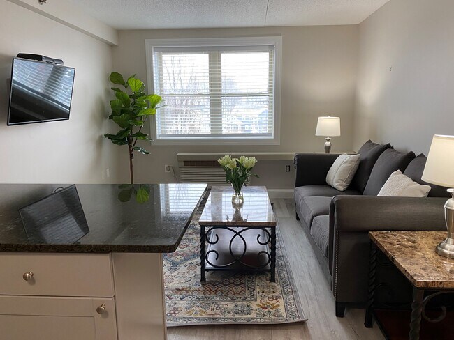 Foto del edificio - 44 Montvale Avenue