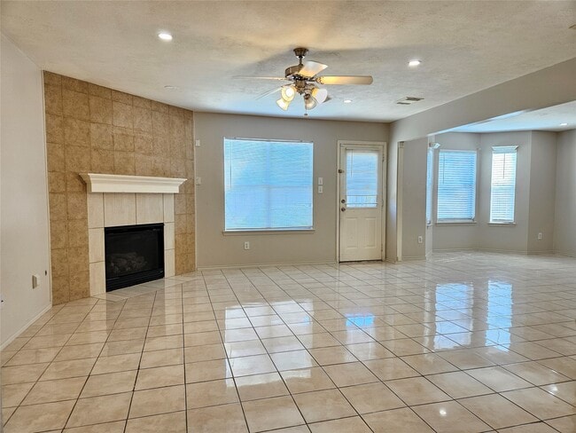 Foto del edificio - 9119 Regents Cove Ct