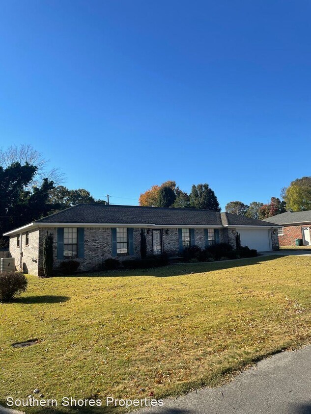 3 br, 2 bath House 2215 Estaline Dr House Rental in Florence, AL