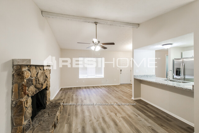 Foto del edificio - 5320 Olde St