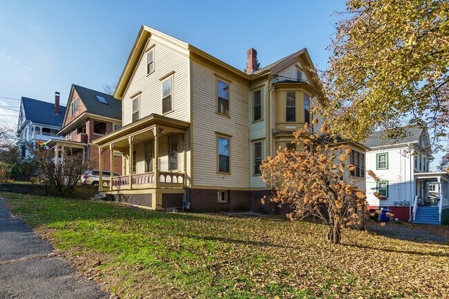 Building Photo - 57 Summer St