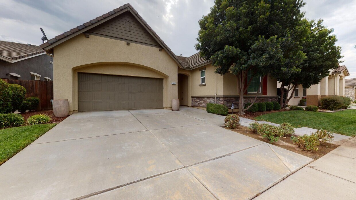 339 Applegate Dr, Oakdale, CA 95361 House for Rent in Oakdale, CA