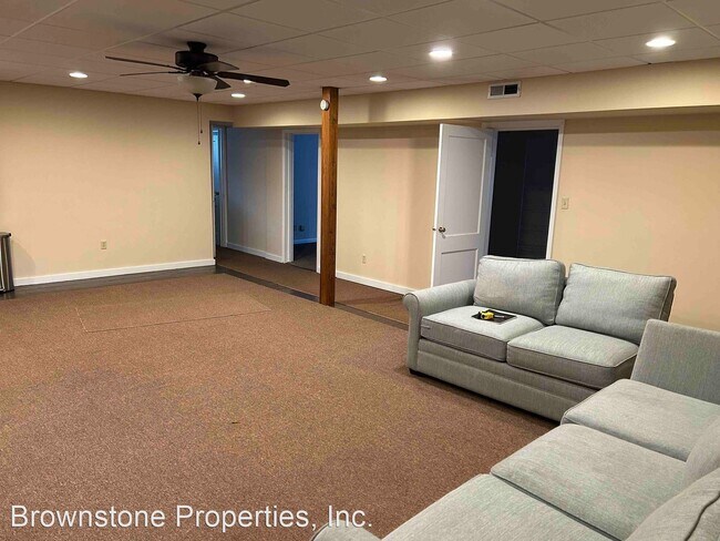 Foto del edificio - 3 br, 1 bath House - 2202 Hollins Mill Road