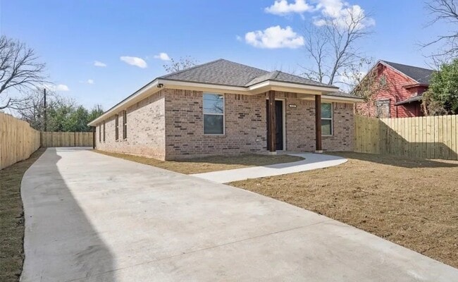 Building Photo - 1126 N 11th St