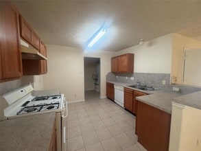 Building Photo - 21219 Grand Linden Ct