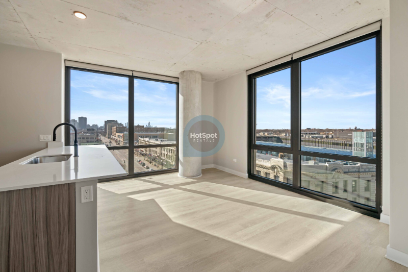 Foto principal - 4600 N Broadway