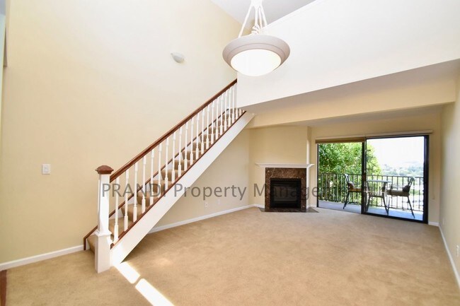 Building Photo - 914 Via Casitas