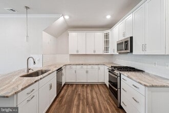 Building Photo - 14921 River Walk Way