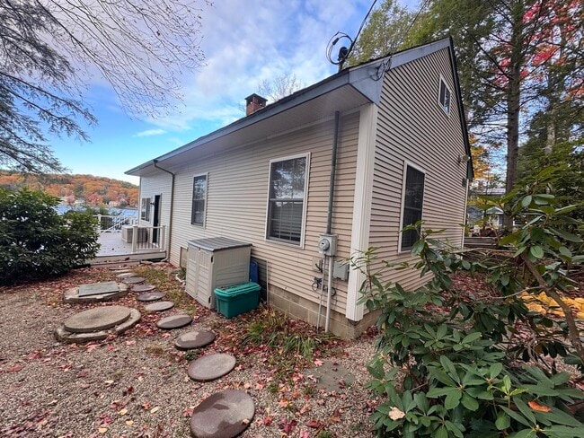 Building Photo - 12 Lake Dr