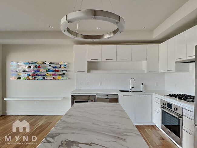 Foto del edificio - 4422 N 75th St